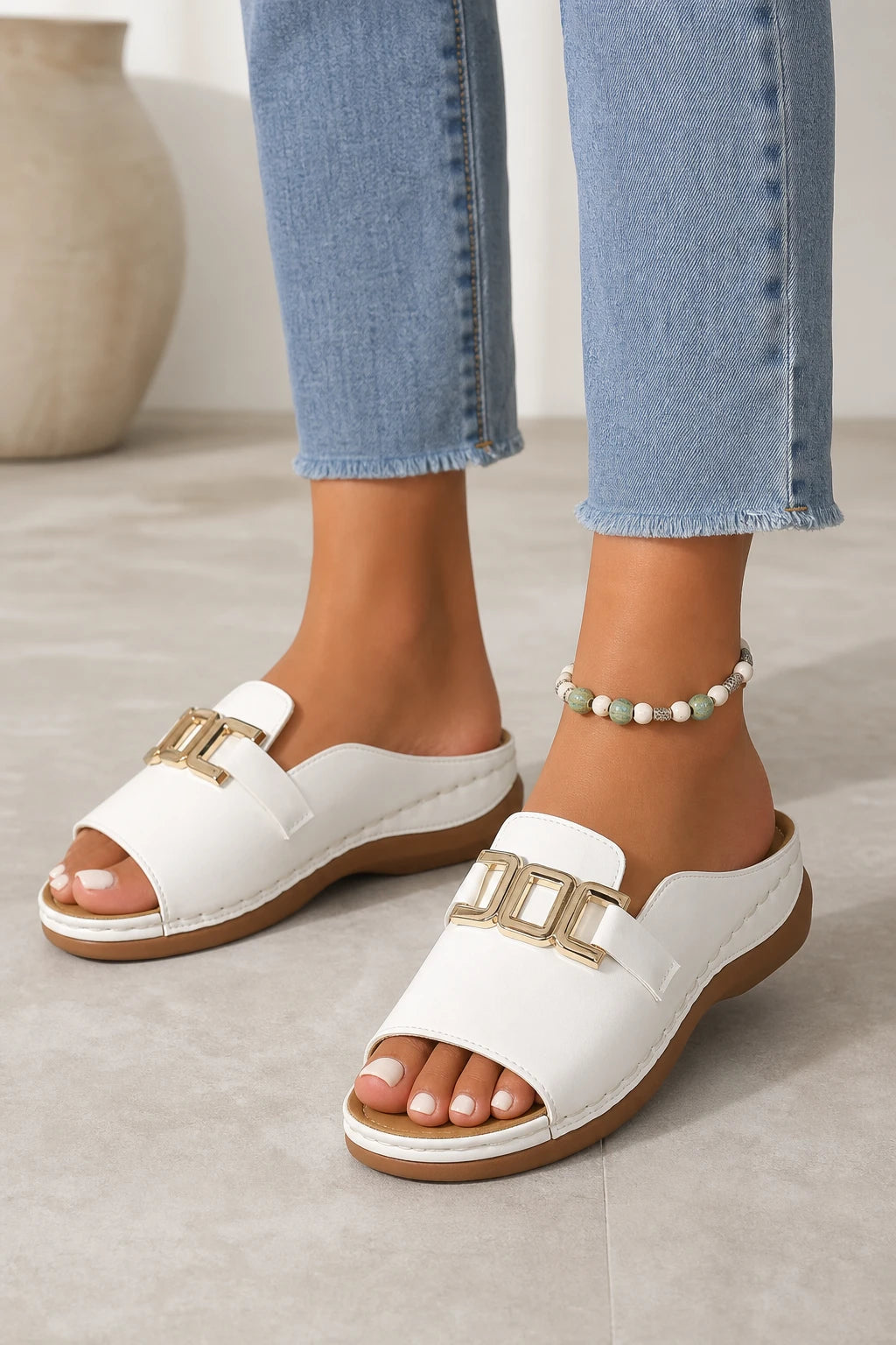 Sandalias Blancas Mujer Blanco Con Hebilla Dorada