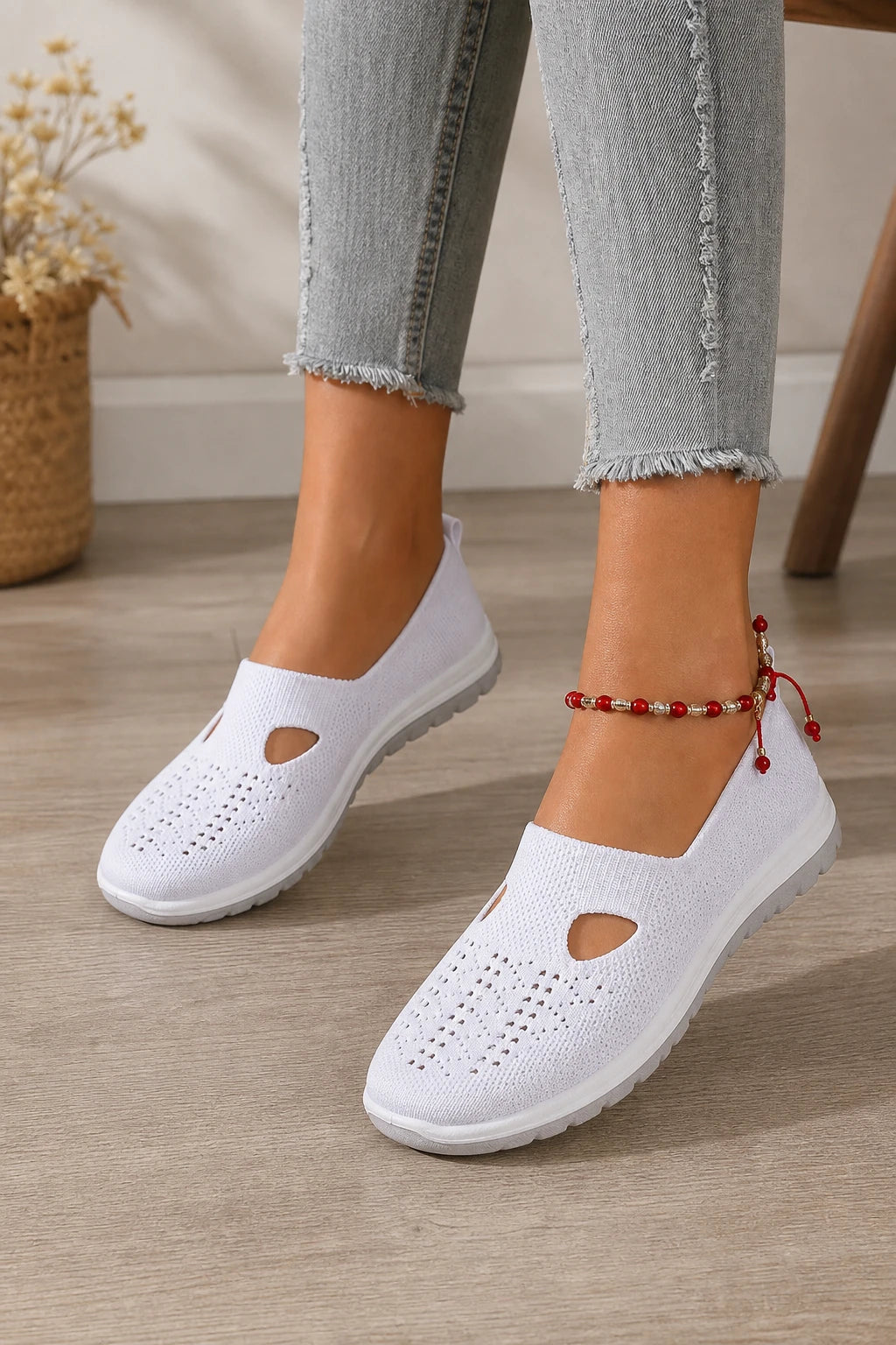 Zapatillas slip-on blancas de punto calado para mujer