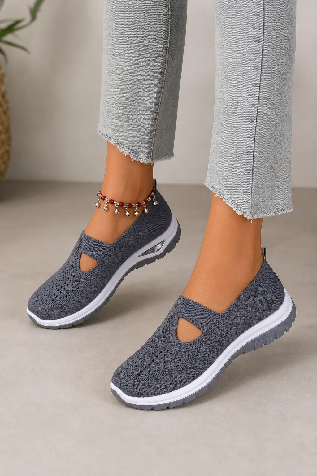 Zapatillas slip-on grises de tejido para mujer
