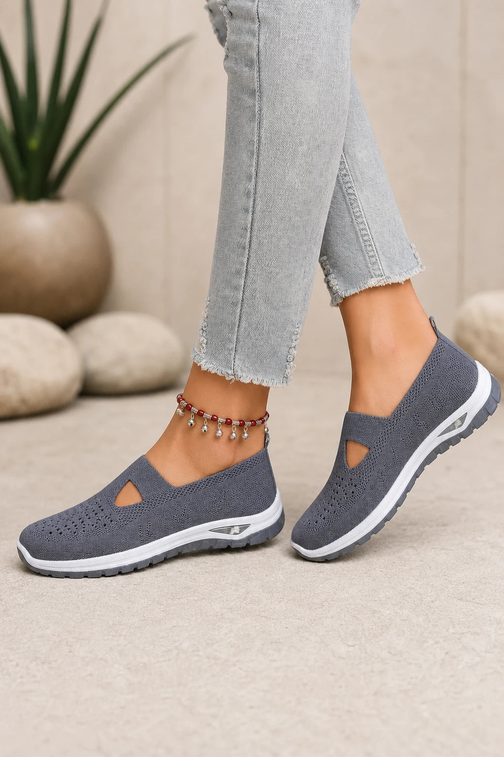 Zapatillas slip-on grises de tejido para mujer