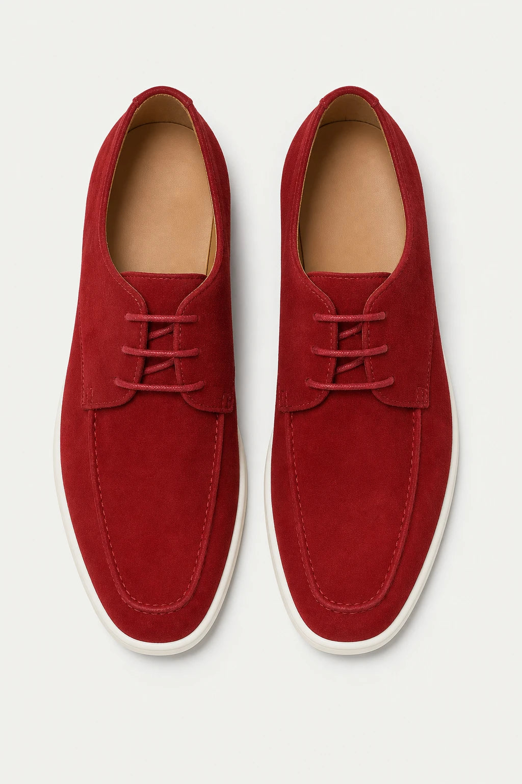 Zapatos Derby rojos de gamuza con cordones y suela blanca para hombre